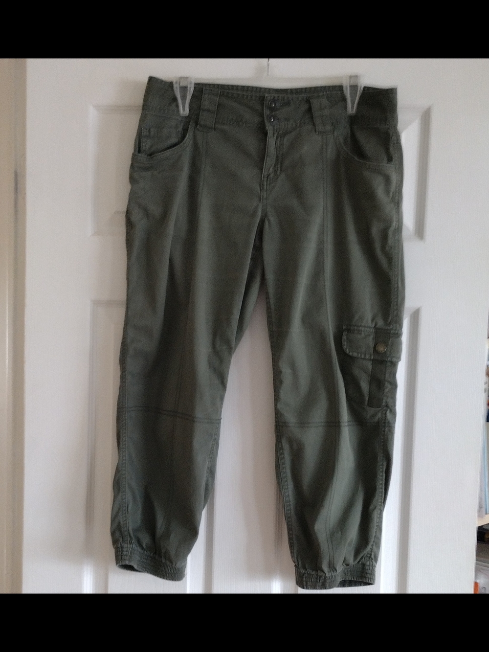 3/$30 Guess Women's Olive Green Cotton Light Cargo Jogger Pants